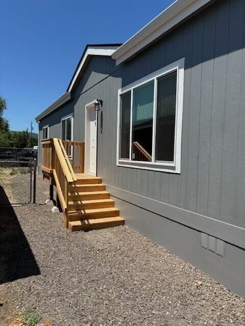 Property Photo: 741 Tawn Cheree OR 97501