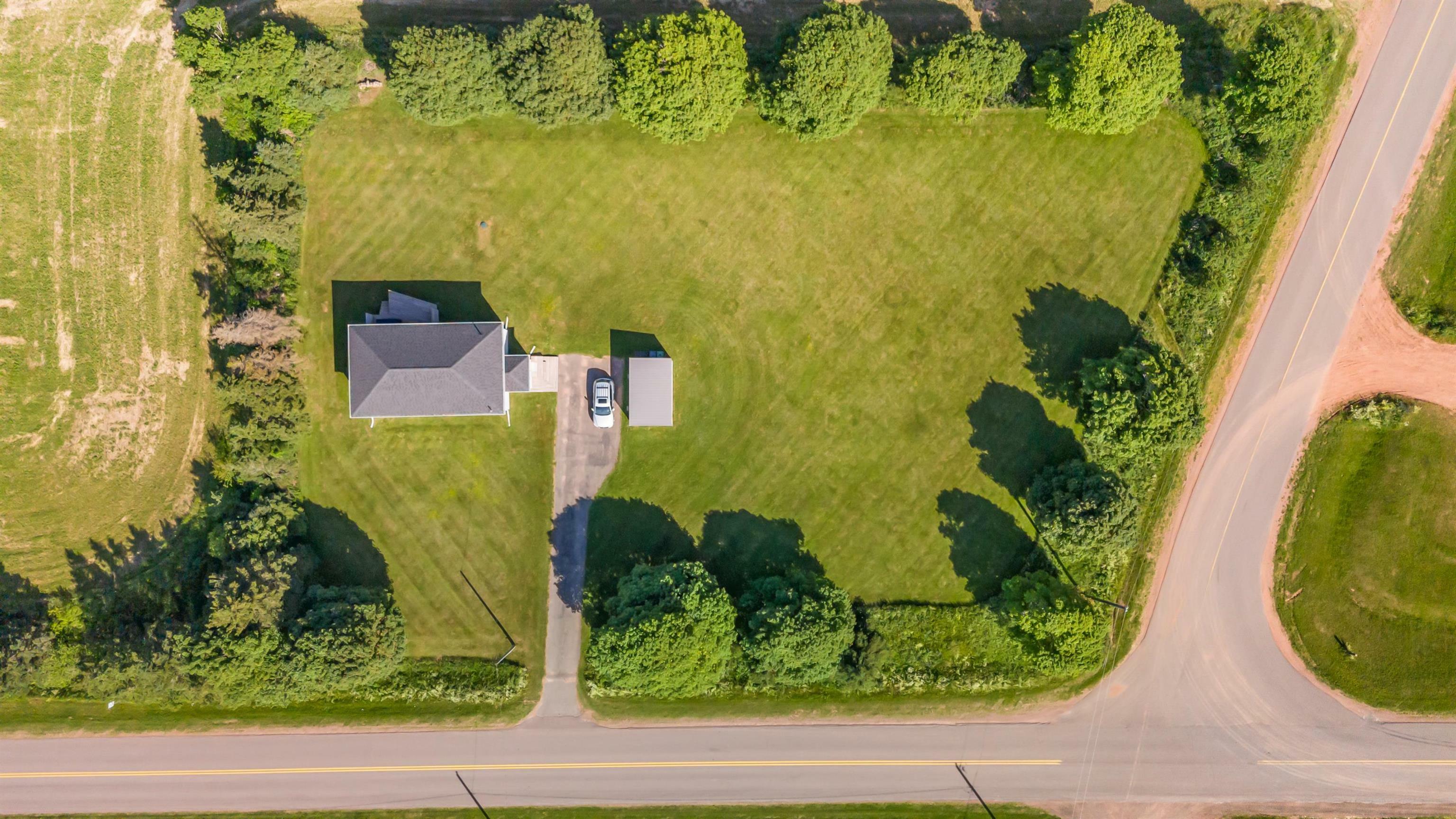 Property Photo: 3432 Grahams Road PE C0B 1M0