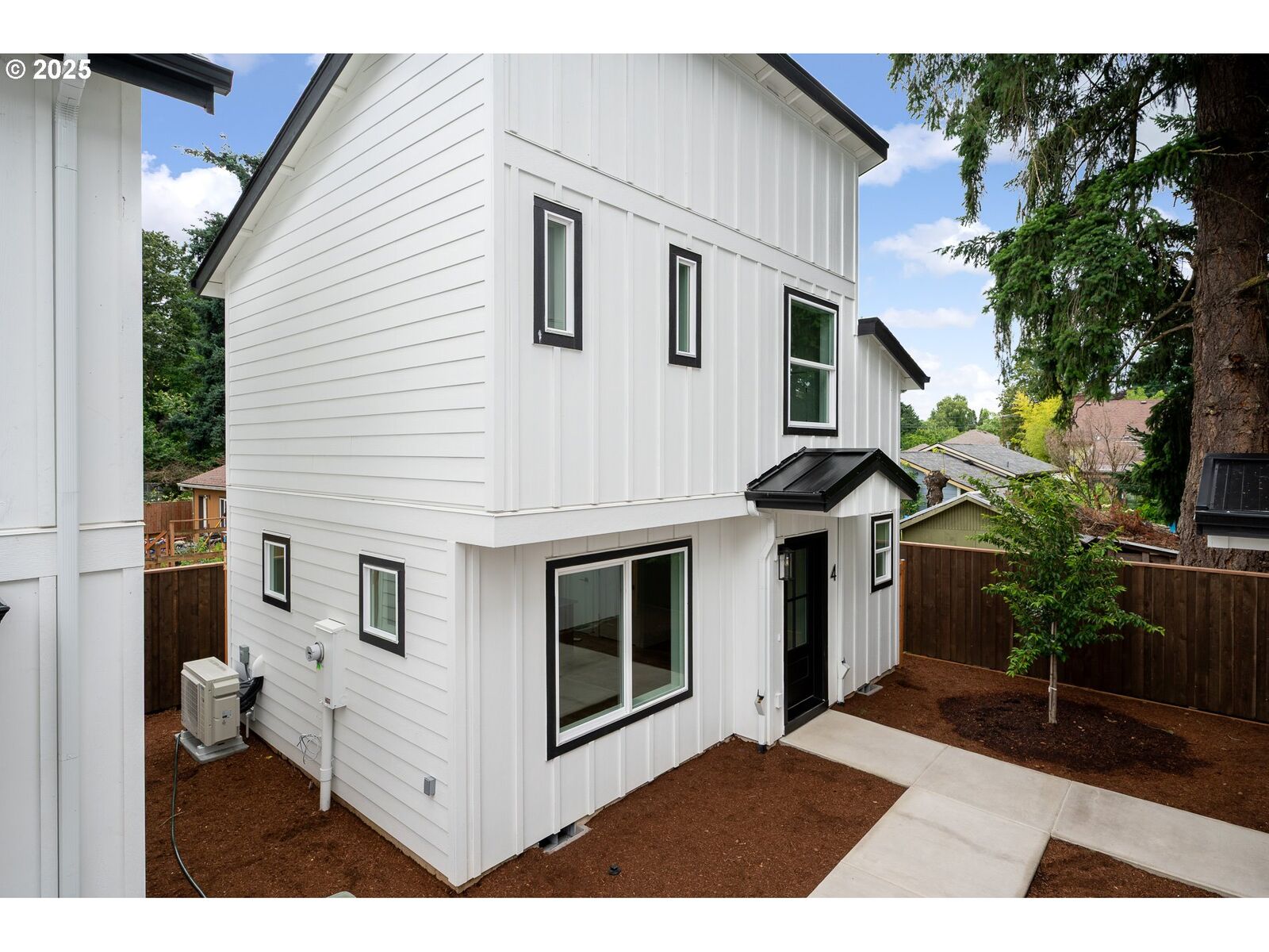 Property Photo:  4103 SE Olsen St 4  OR 97222 