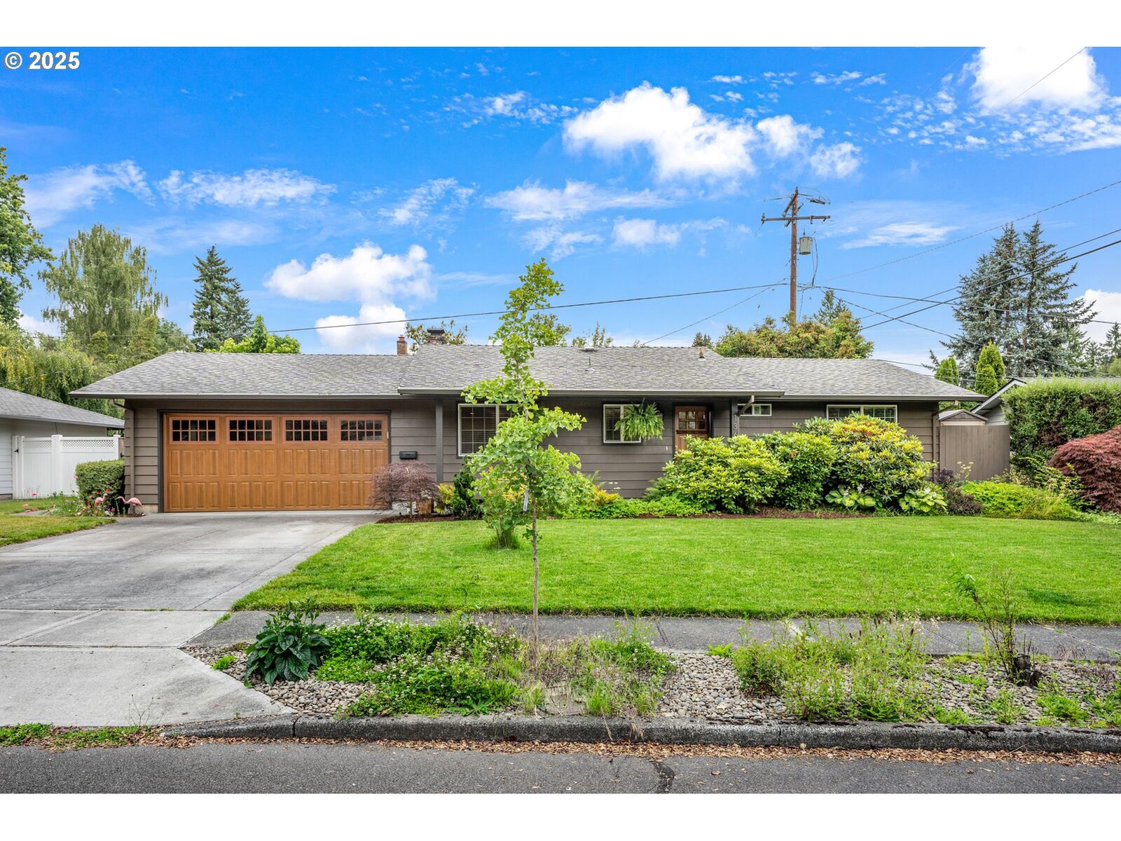 Property Photo:  13650 SW 22nd St  OR 97008 