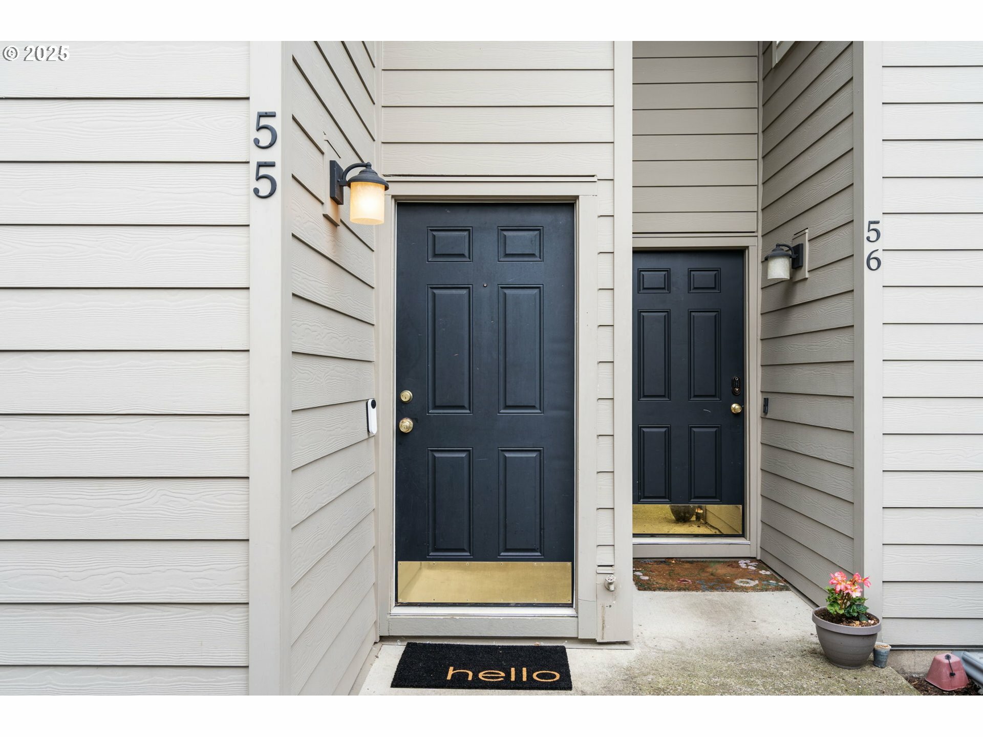 Property Photo: 10900 SW 76th Pl 55 OR 97223