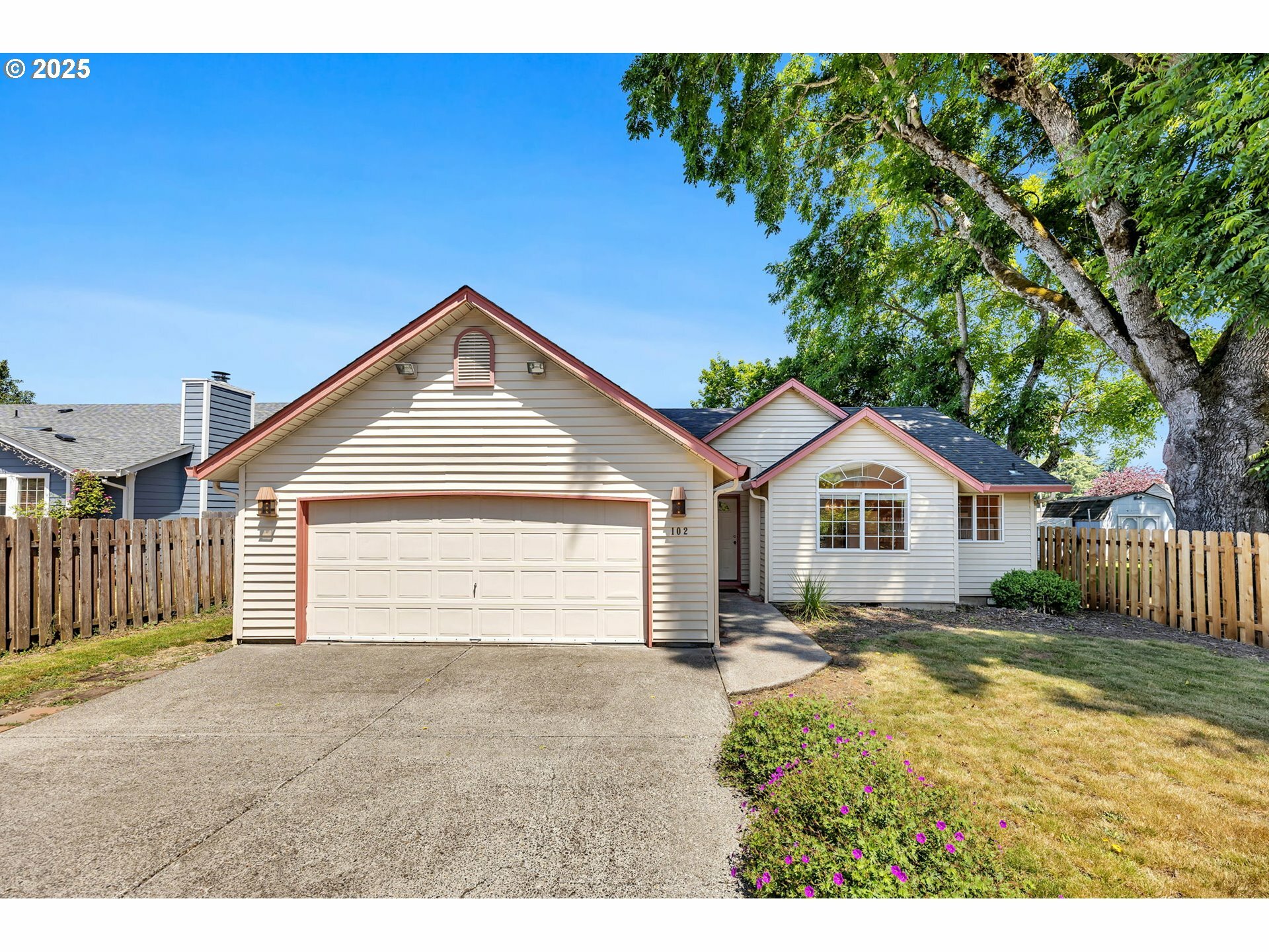 Property Photo: 102 NW 103rd St WA 98685
