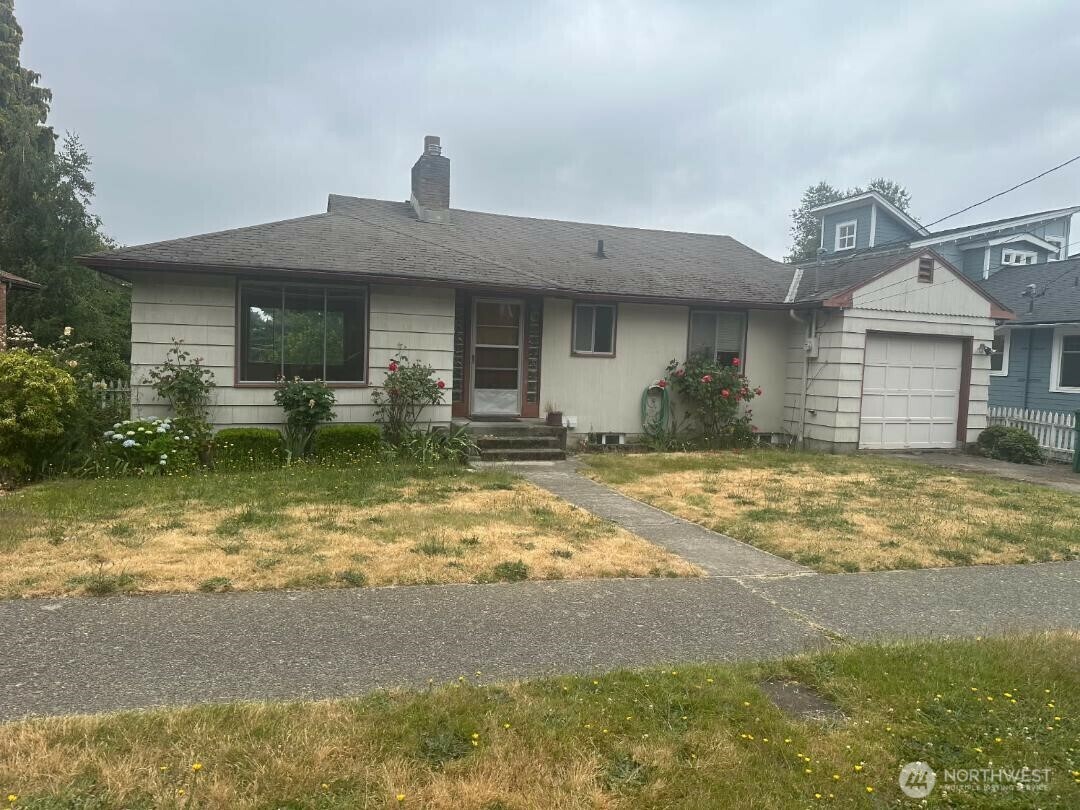 Property Photo: 5750 37th Avenue NE WA 98105