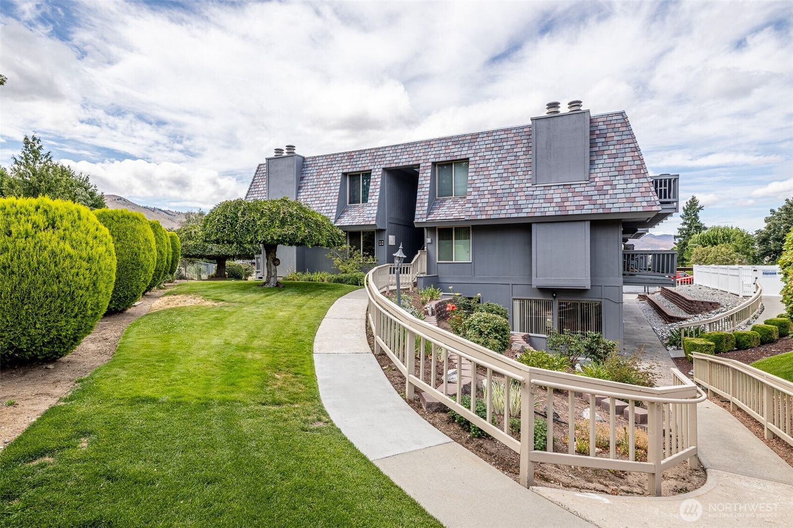 Property Photo:  1535  Castlerock Avenue 30  WA 98801 