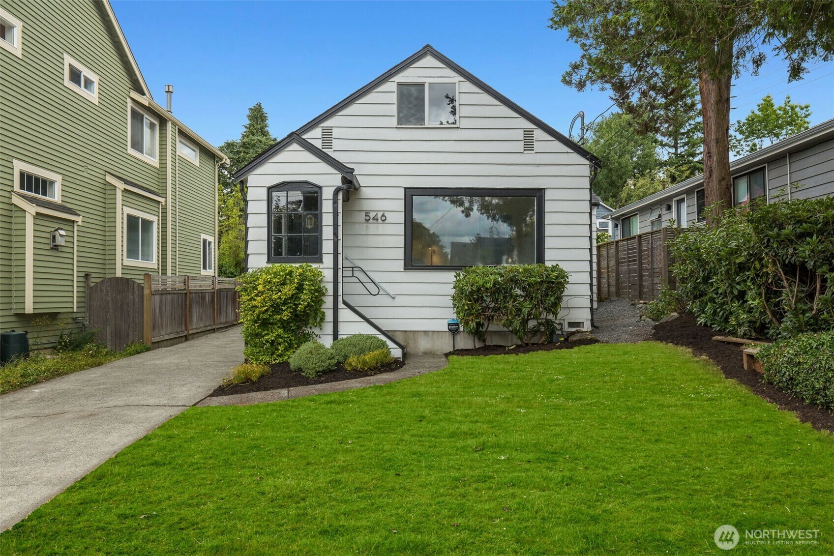 Property Photo:  546 NE 84th Street  WA 98115 