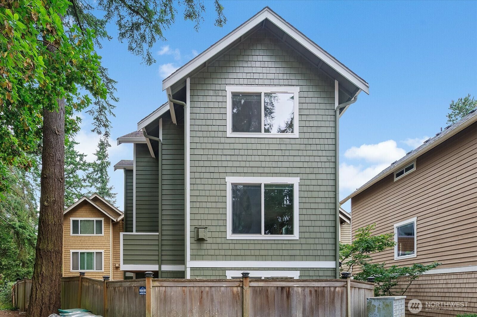 12356  Hiram Place NE  Seattle WA 98125 photo