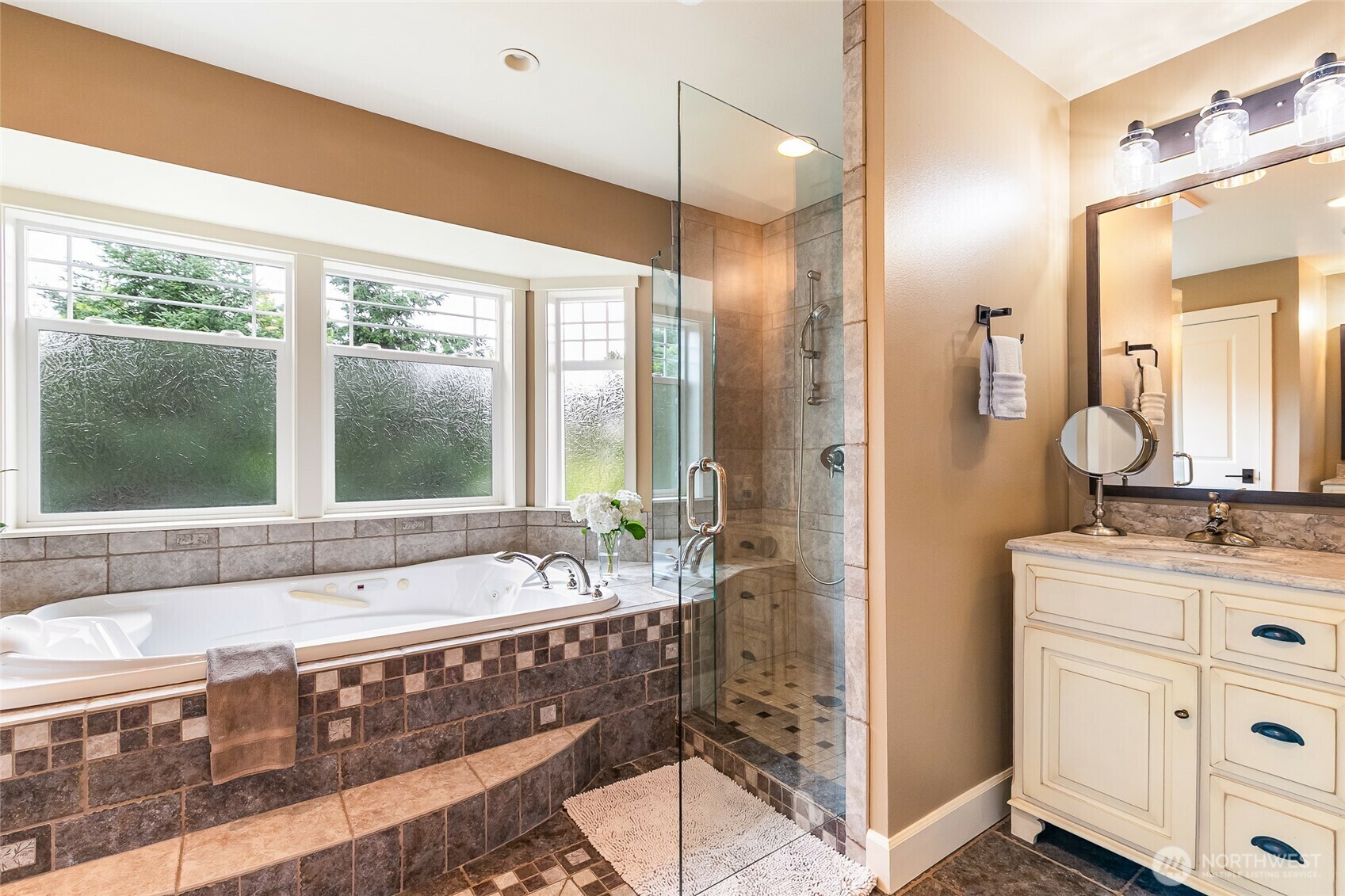 Property Photo: 1580 Hillsdale Road WA 98226