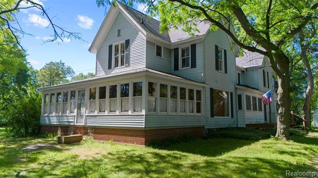 Property Photo:  5390 Oak Hill Road  MI 48348 