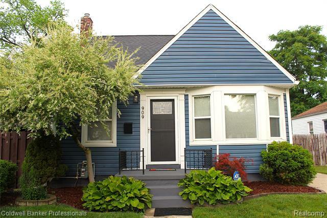 Property Photo: 909 Hoffman Avenue MI 48067