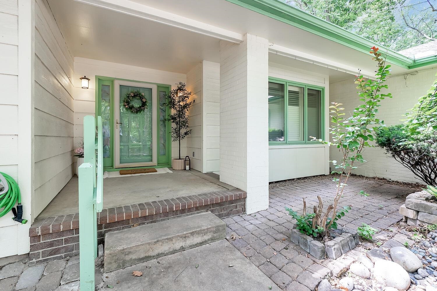 Property Photo: 1116 E James St KS 67037