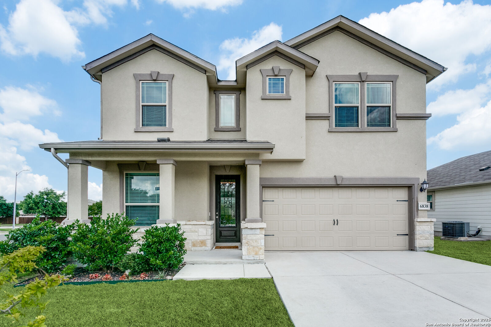 Property Photo: 6838 Dashmoor Crk TX 78244