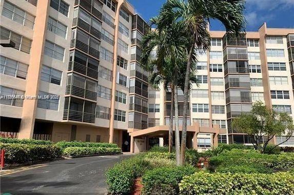 1200 Saint Charles Pl 708  Pembroke Pines FL 33026 photo