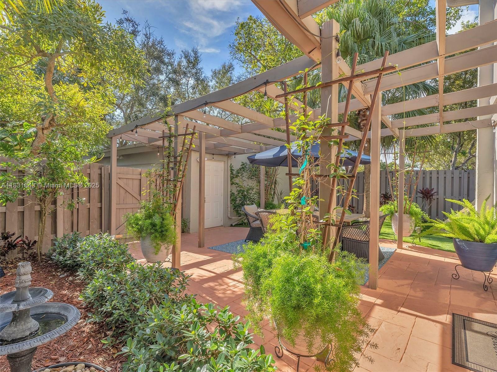 Property Photo:  10575 SW 113th Pl  FL 33176 