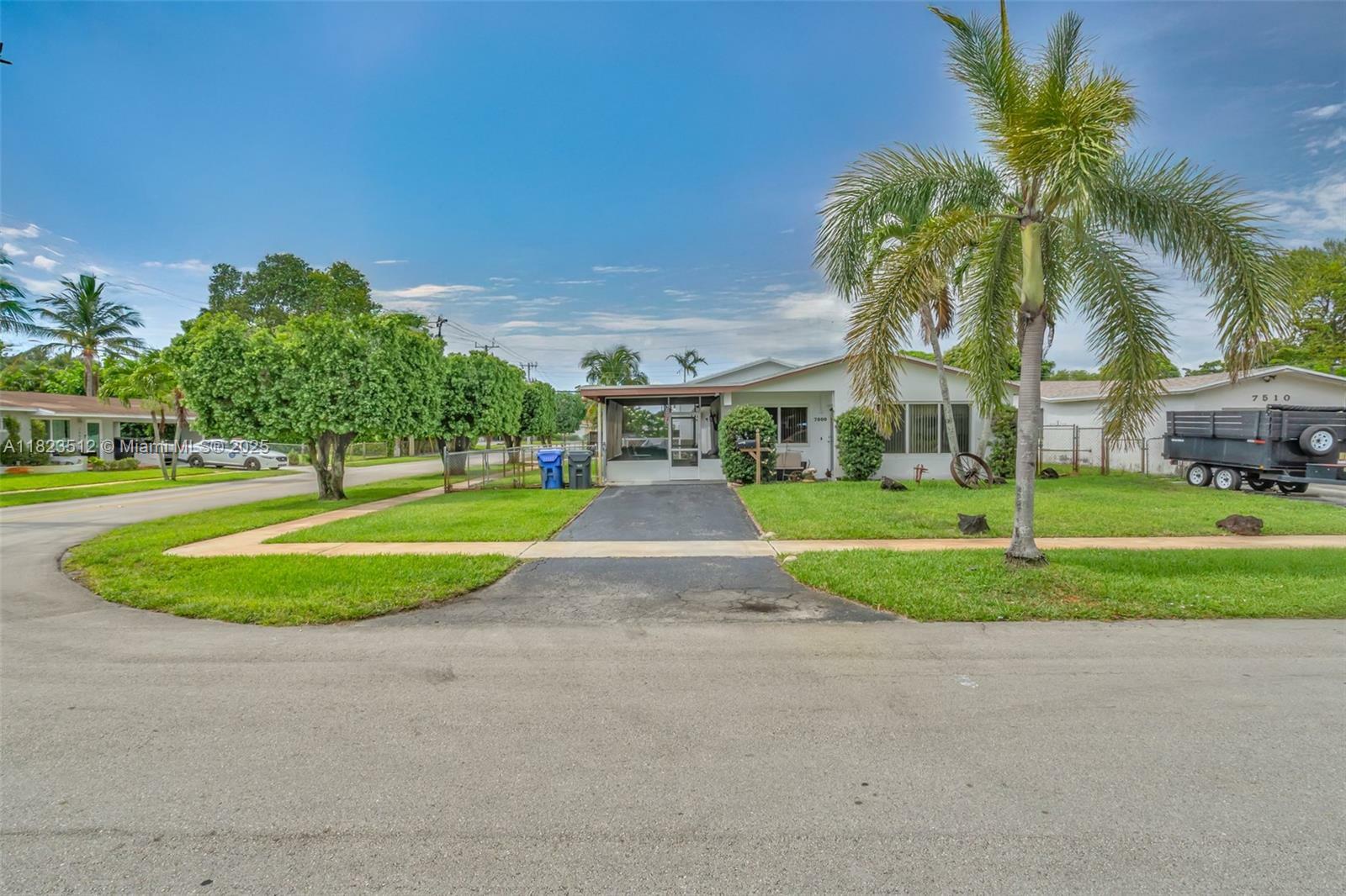 Property Photo: 7500 Polk St FL 33024