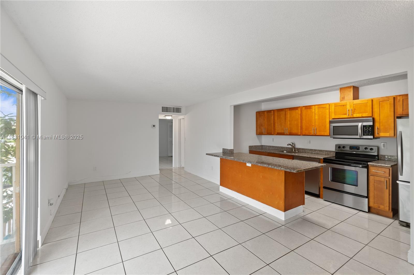 Property Photo: 4610 NW 79th Ave 2B FL 33166