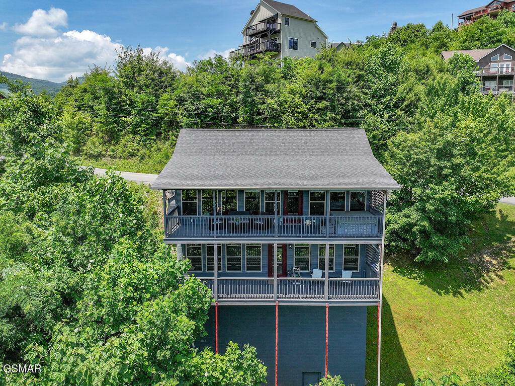 Property Photo: 843 Sourwood Drive TN 37738