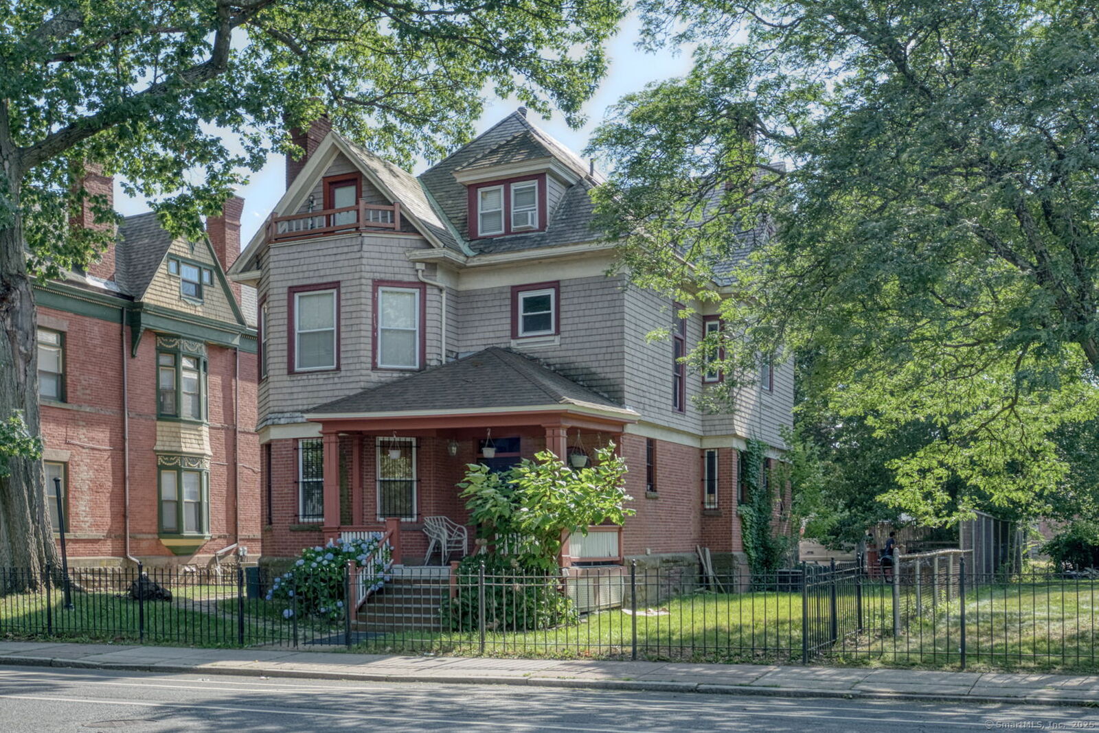 Property Photo:  91 Wethersfield Avenue  CT 06114 