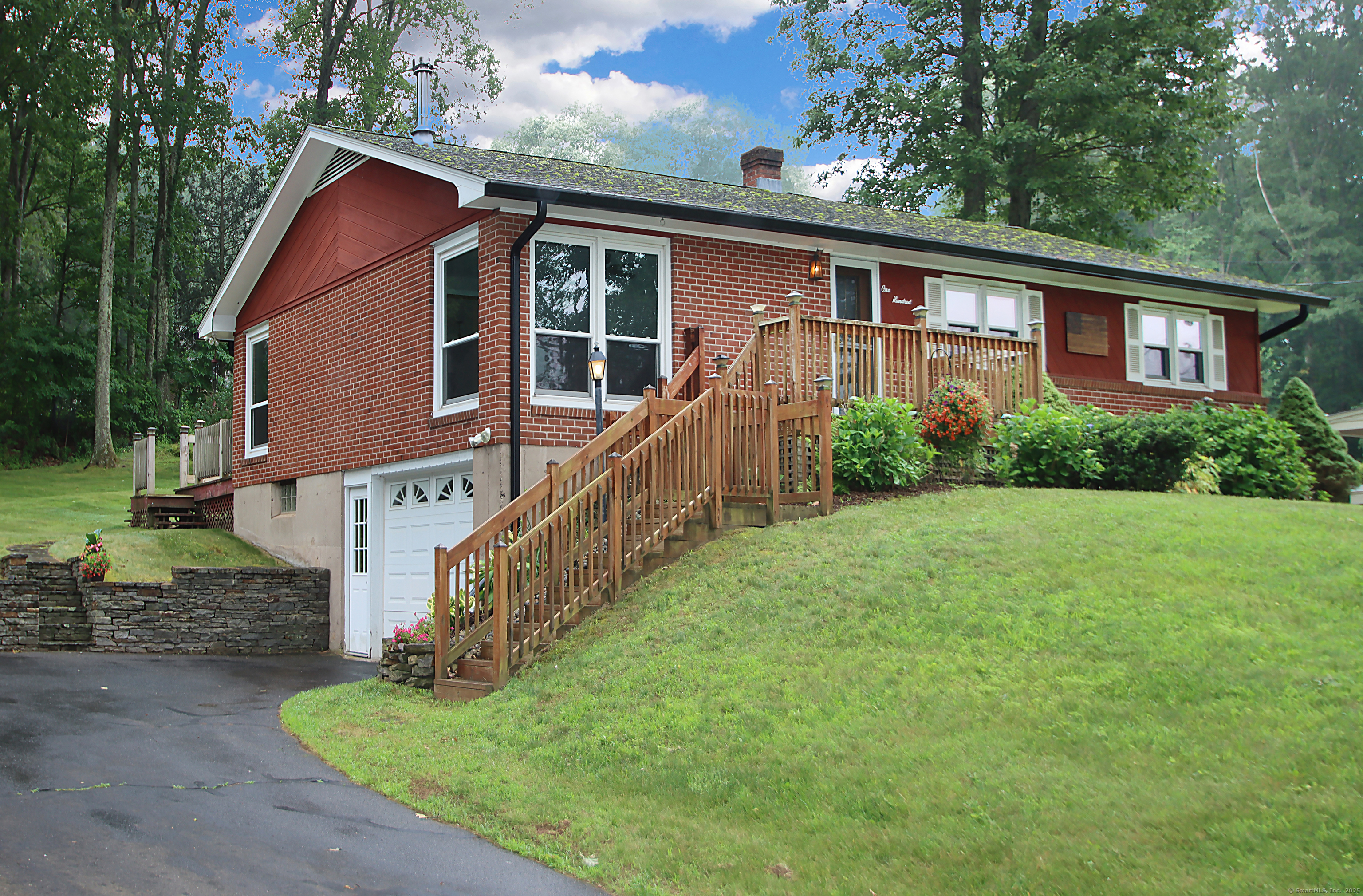 Property Photo:  109 Pinnacle Road  CT 06029 