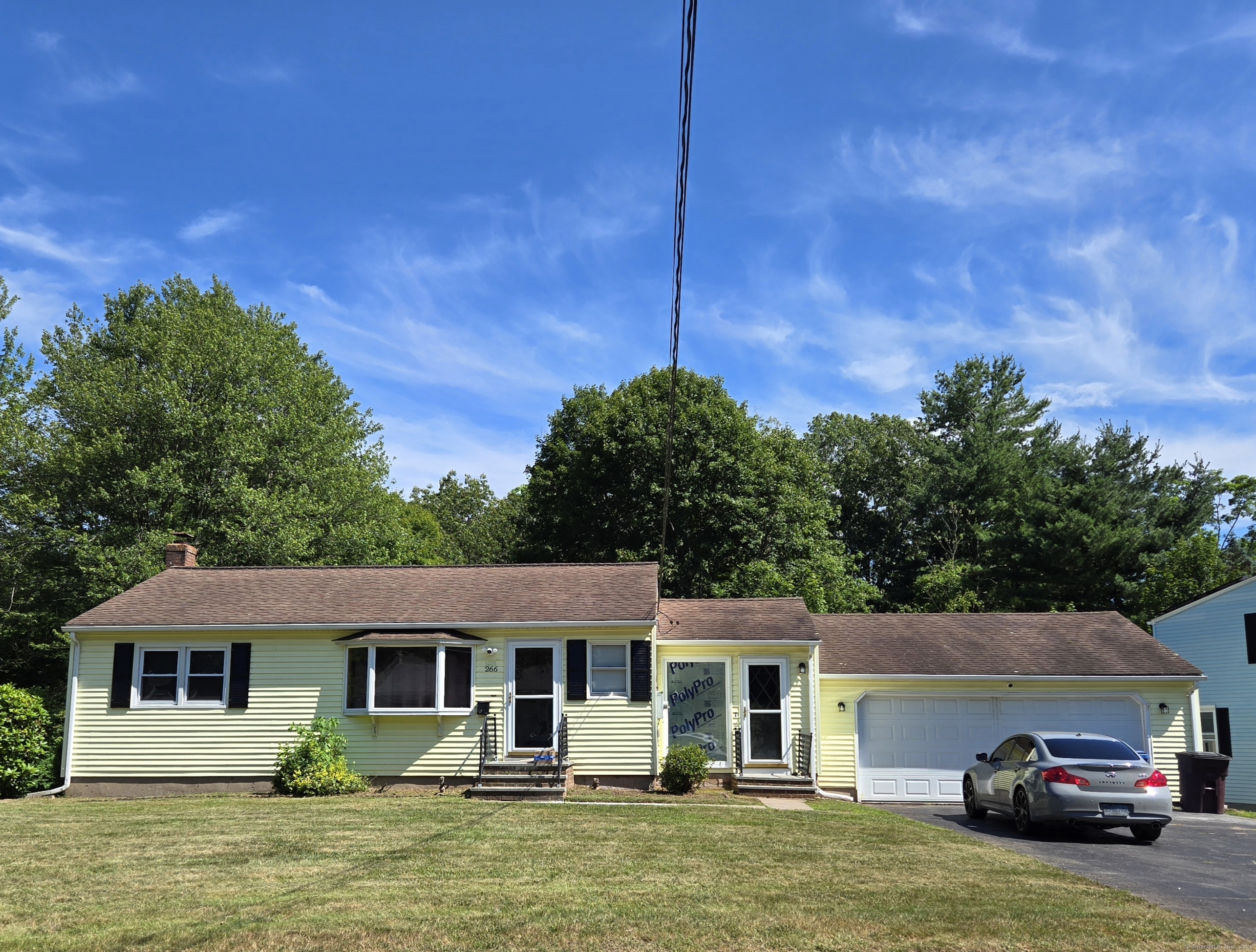Property Photo:  
