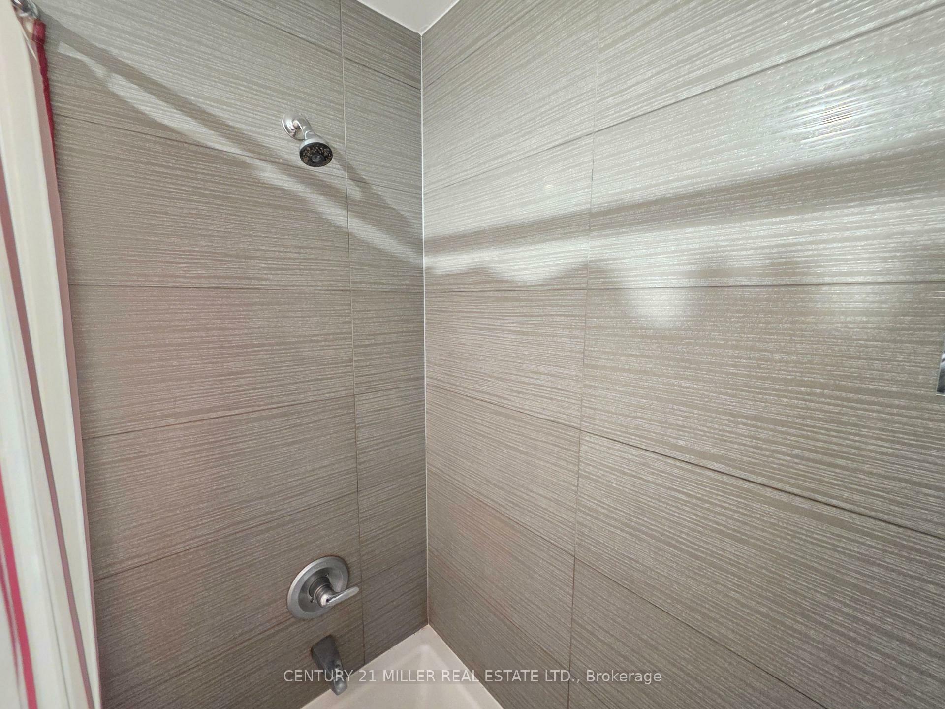 Photo de la propriété: 55 Ann Oreilly Road 1401 ON M2J 0E1
