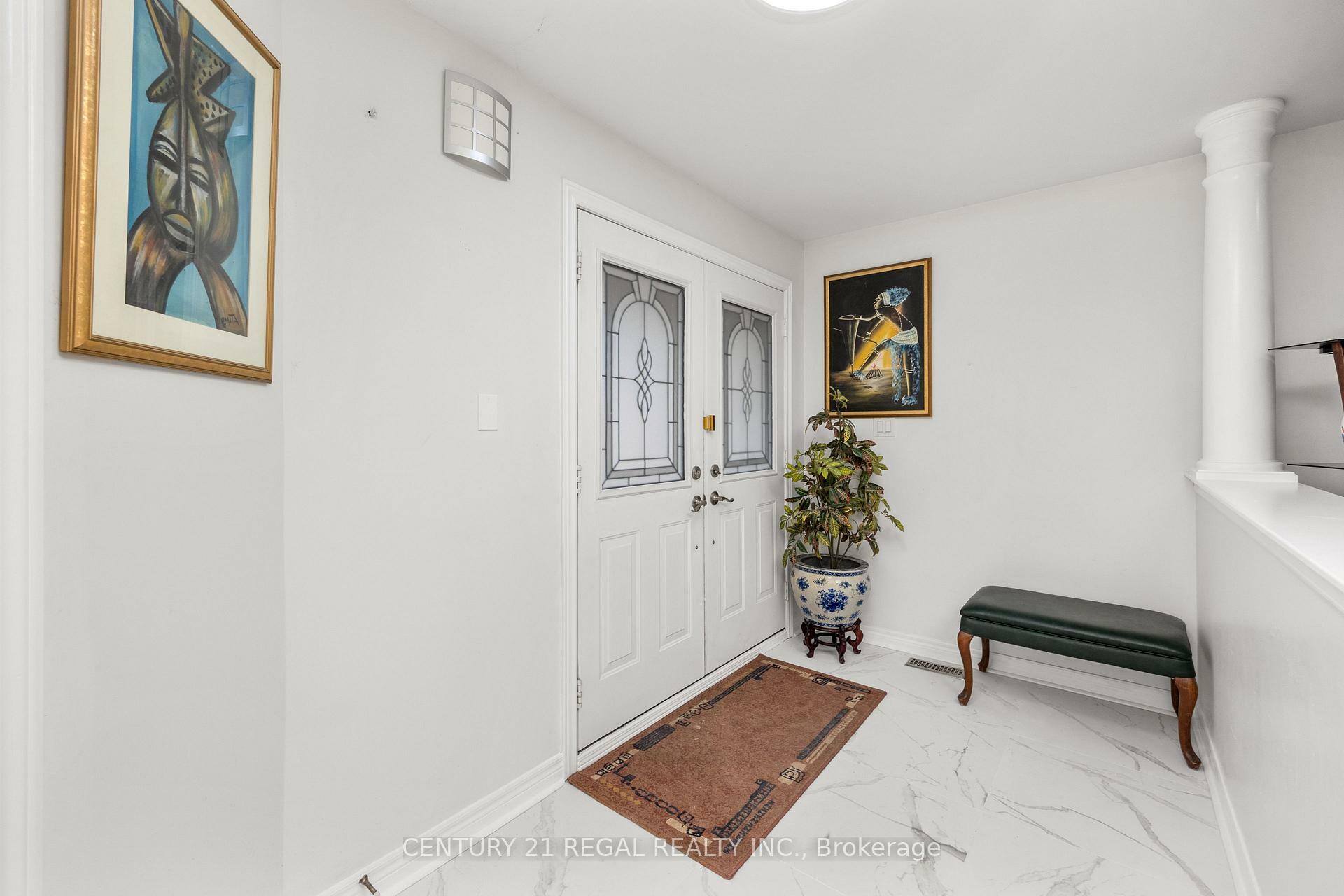 Photo de la propriété:  78A Kerfoot Crescent  ON L4P 4H2 