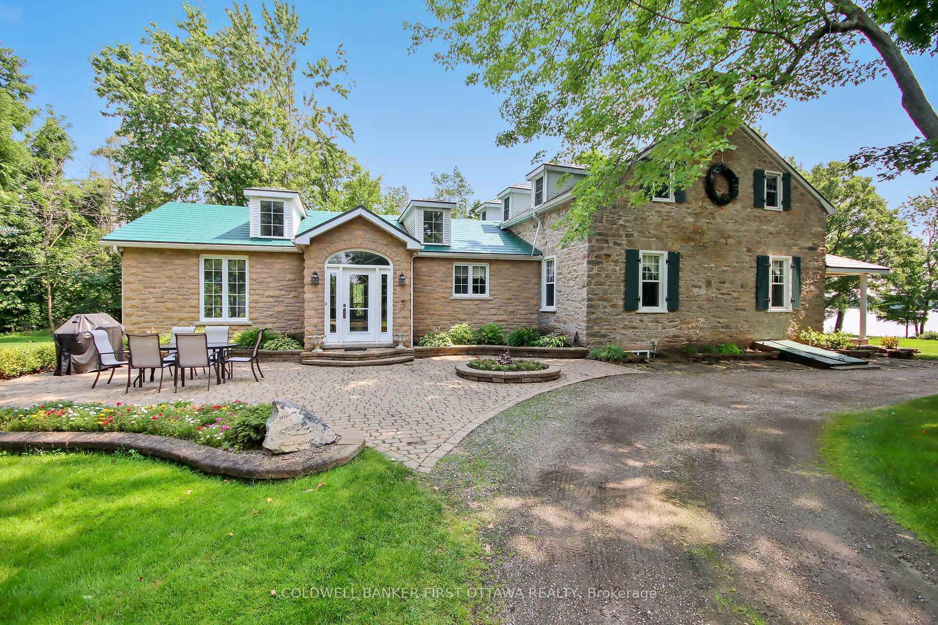 Photo de la propriété:  100 Loch End Road  ON K7C 0S9 