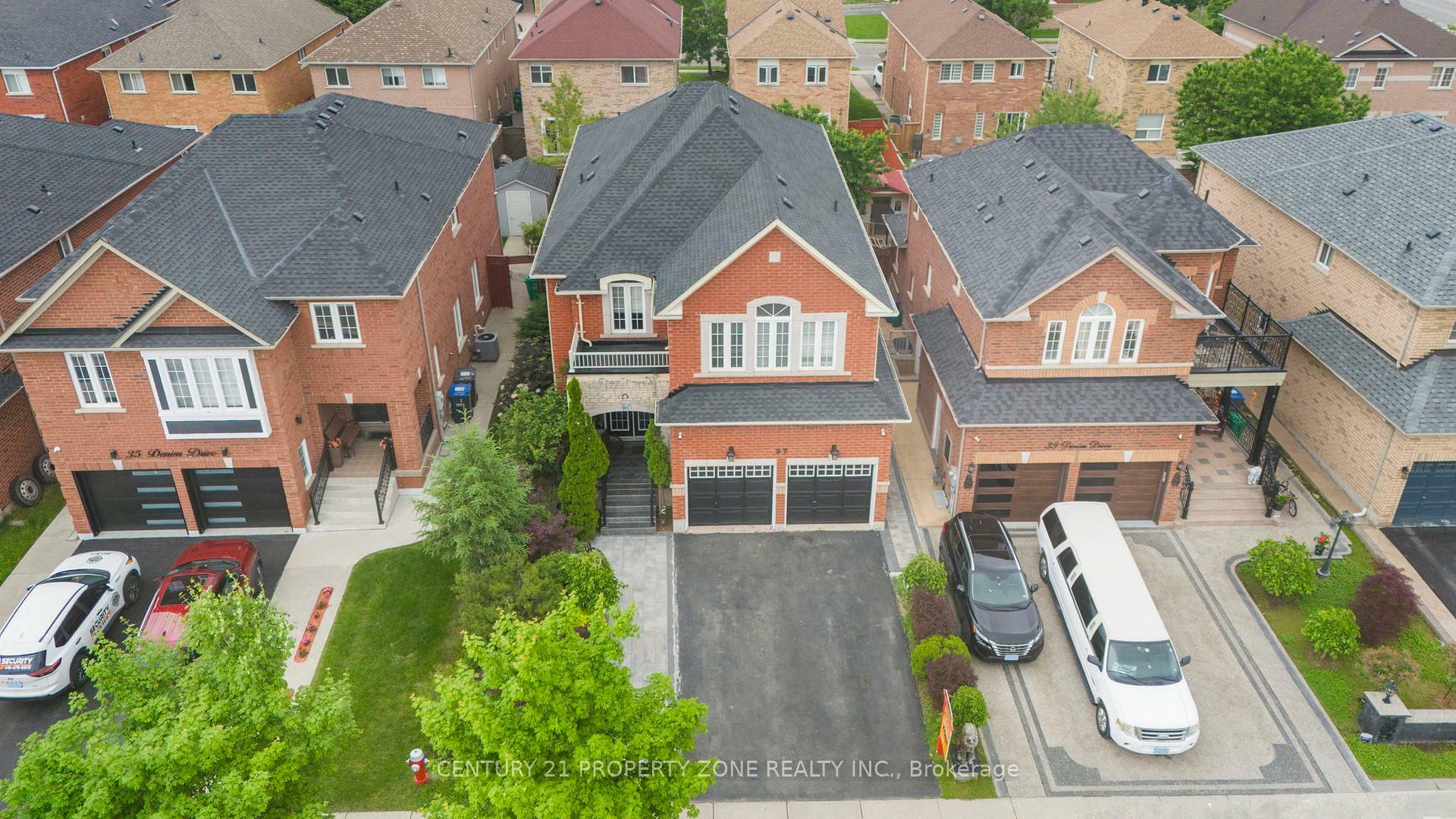 Photo de la propriété: 37 Denim Drive ON L6P 2R3