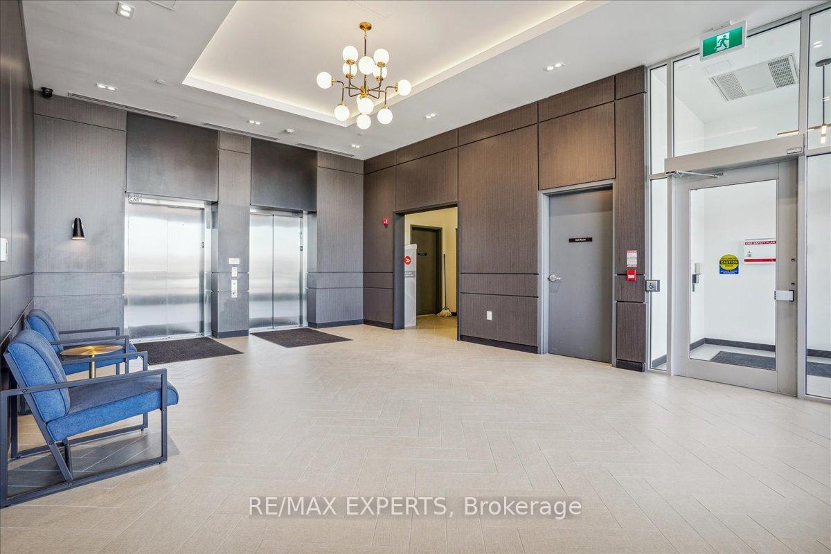 Property Photo:  430 Essa Road 419  ON L4N 9C6 
