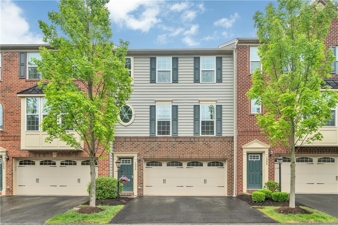 1503 Pointe View Dr  Adams Twp PA 16046 photo