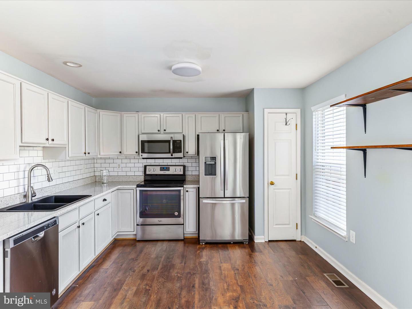Property Photo: 17365 Avion Square VA 20141