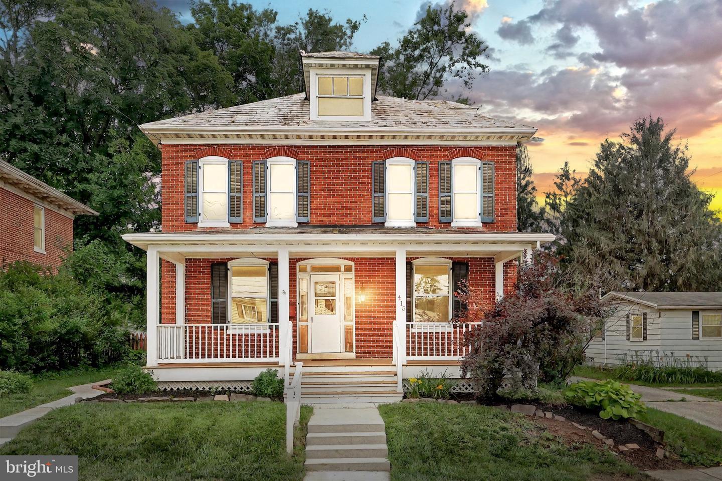 415 Lincoln Way West  New Oxford PA 17350 photo