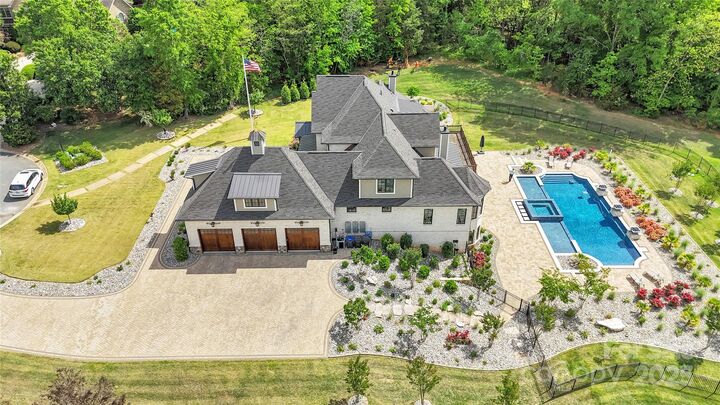 Property Photo: 1430 Rosehill Drive NC 28173