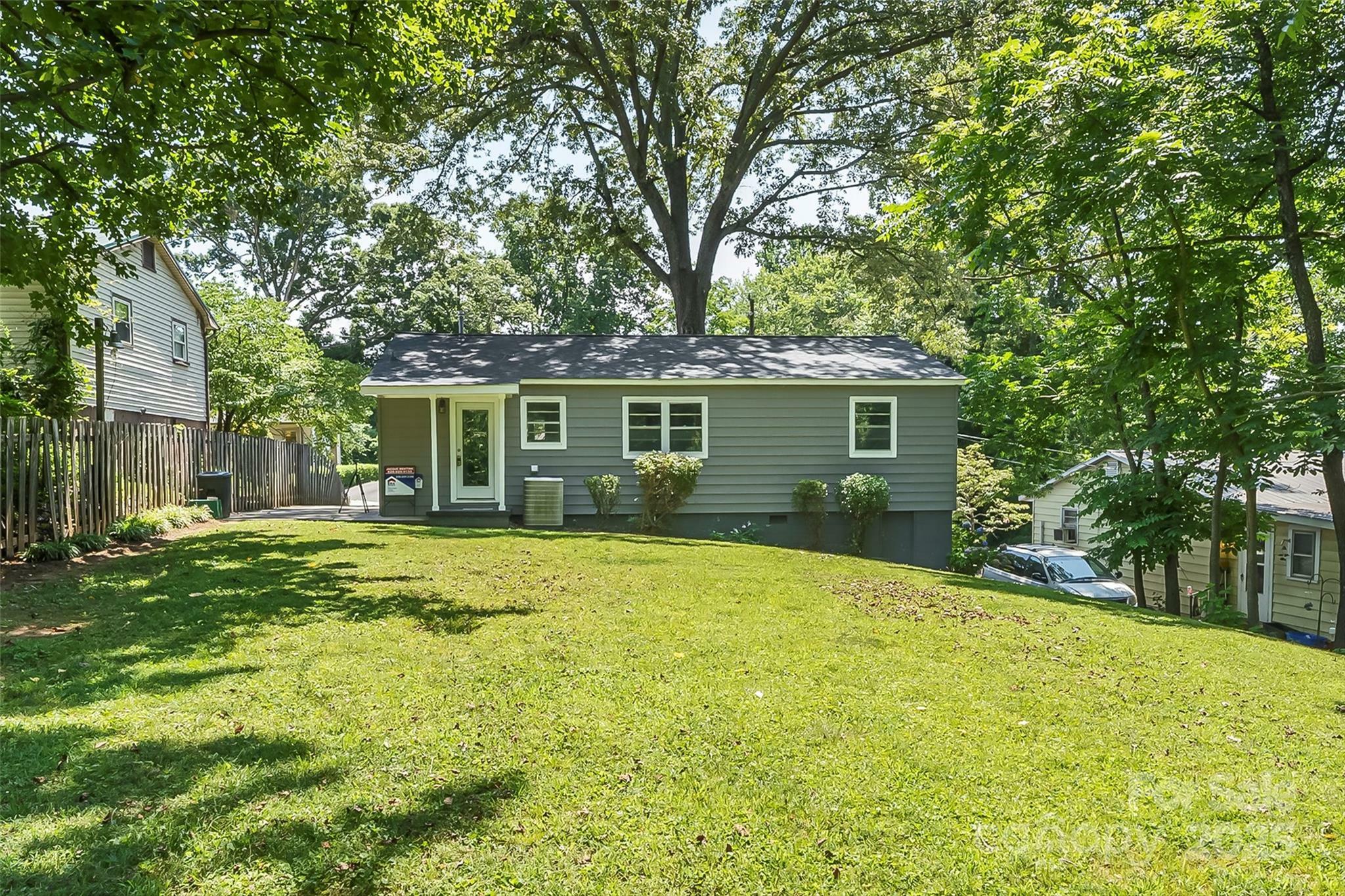 Property Photo: 321 Park Avenue NC 28752
