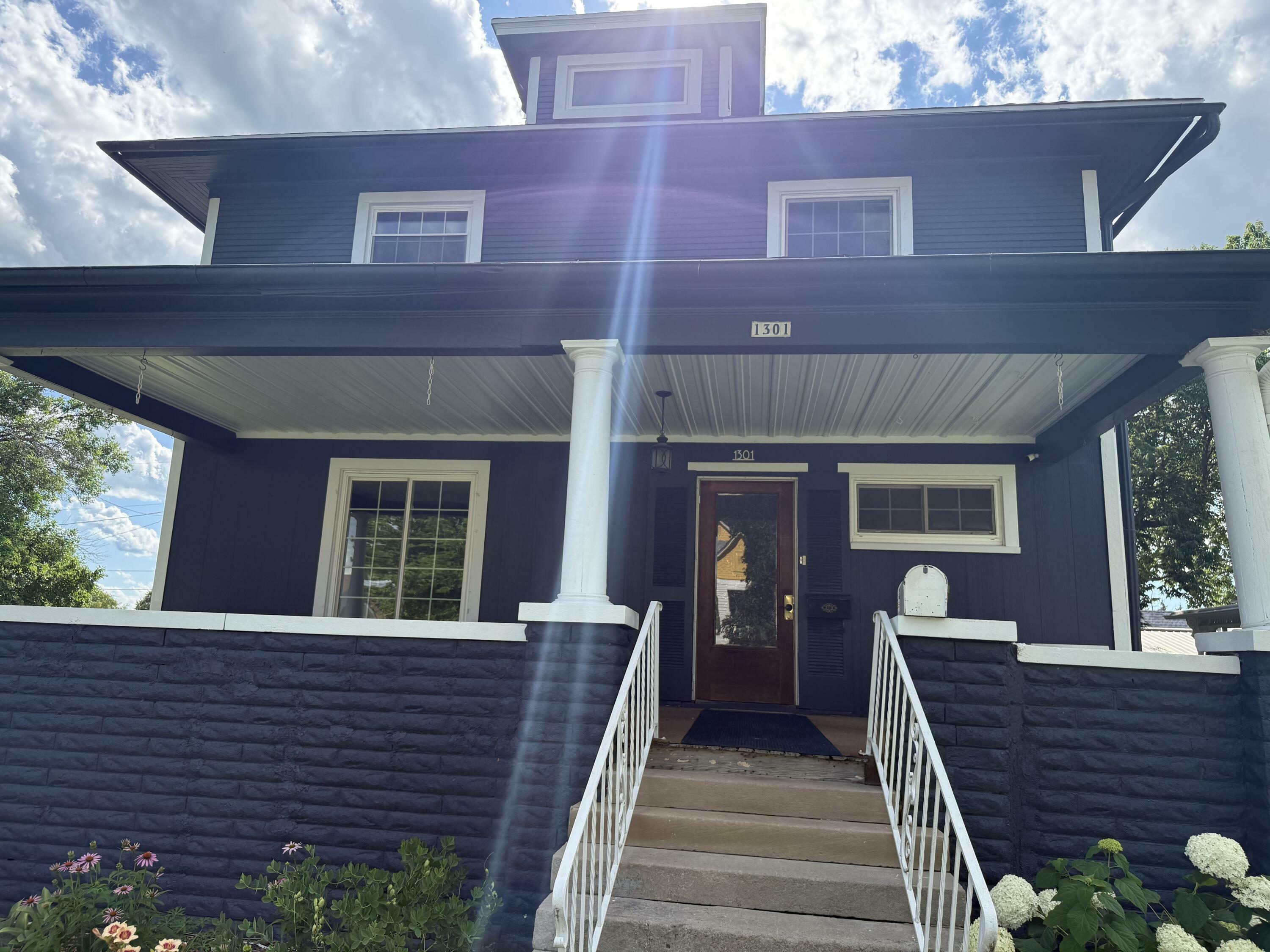 Property Photo:  1301 4th Street  IA 50220 