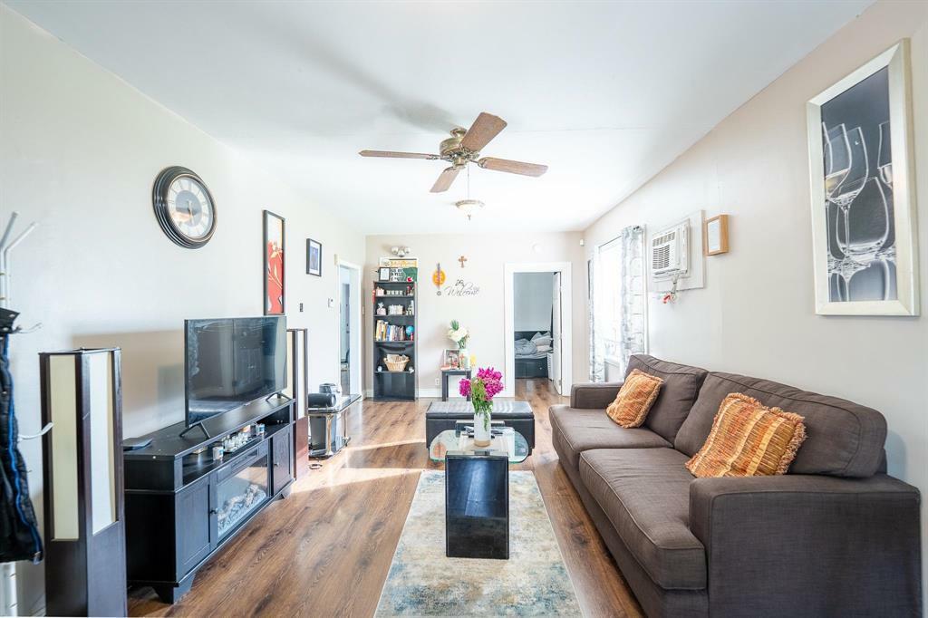 Property Photo: 316 Burrows Avenue MB R2W 1Z6