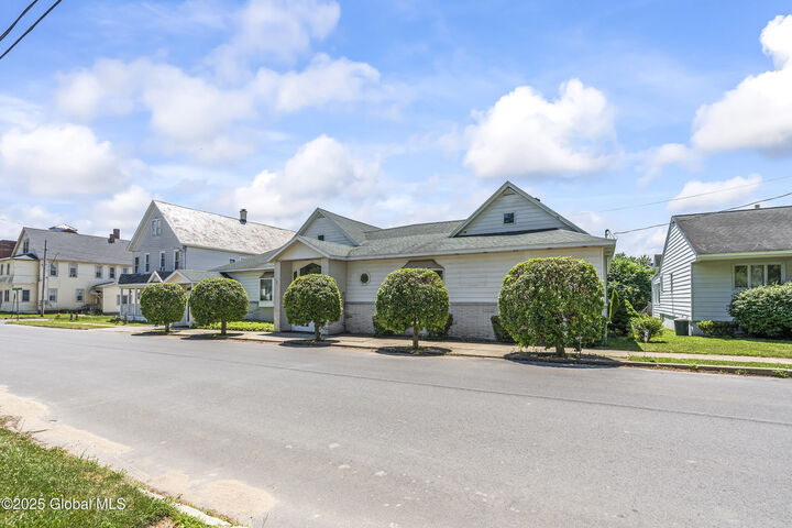 Property Photo:  13 Belmont Place  NY 12010 