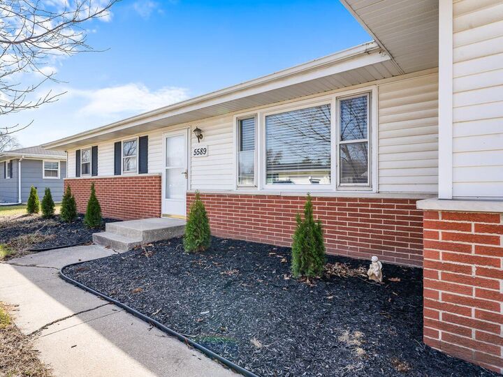 Property Photo: 5589 Robbins Avenue IN 46368