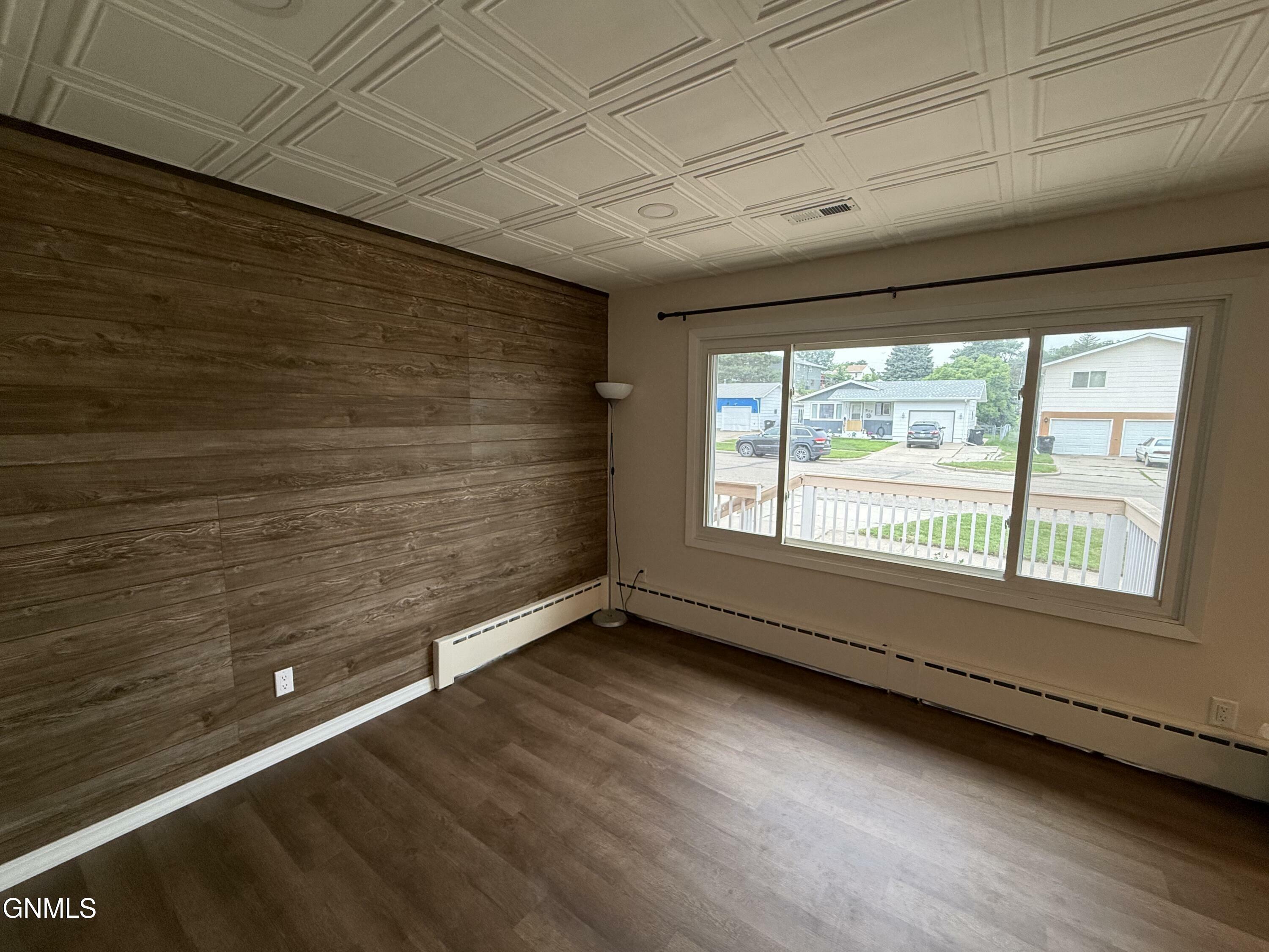 Property Photo:  520 S 10th Street  ND 58504 