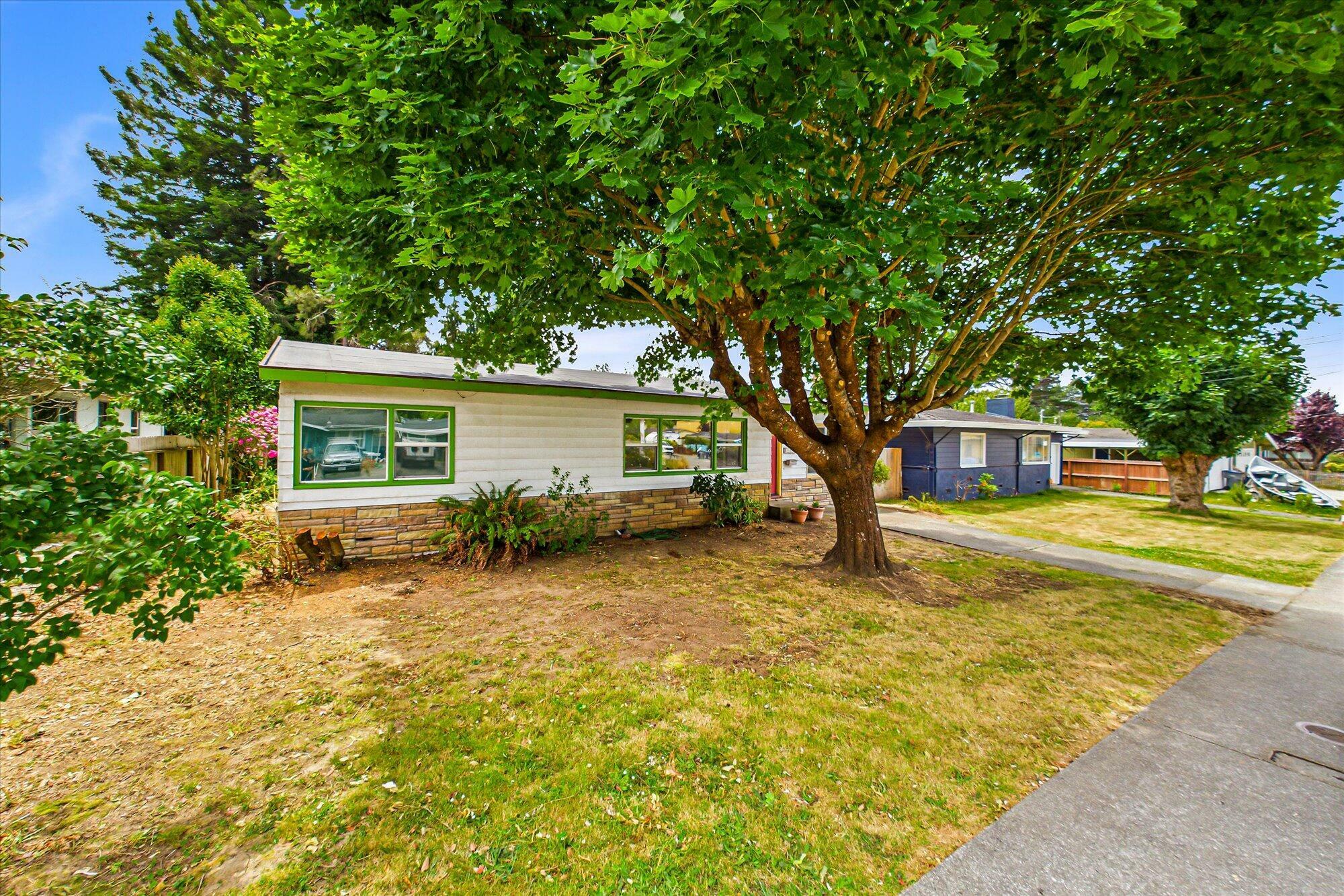 Property Photo:  1139 Buttermilk Lane  CA 95521 