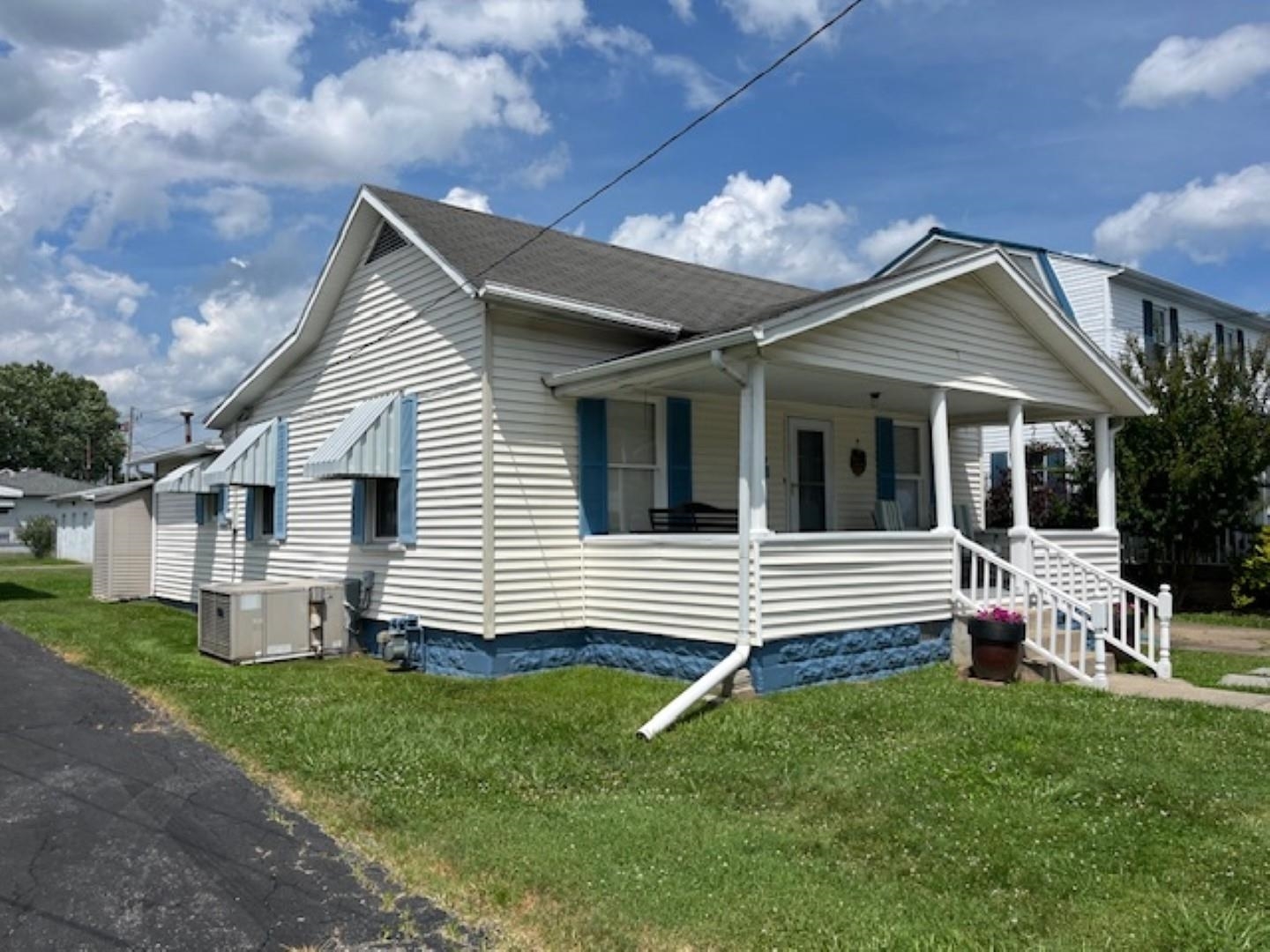 Property Photo: 714 Barbara Street WV 25504