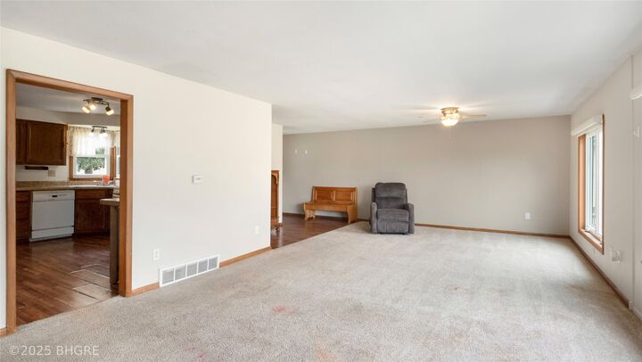 Property Photo:  808 E 8th Street S  IA 50208 