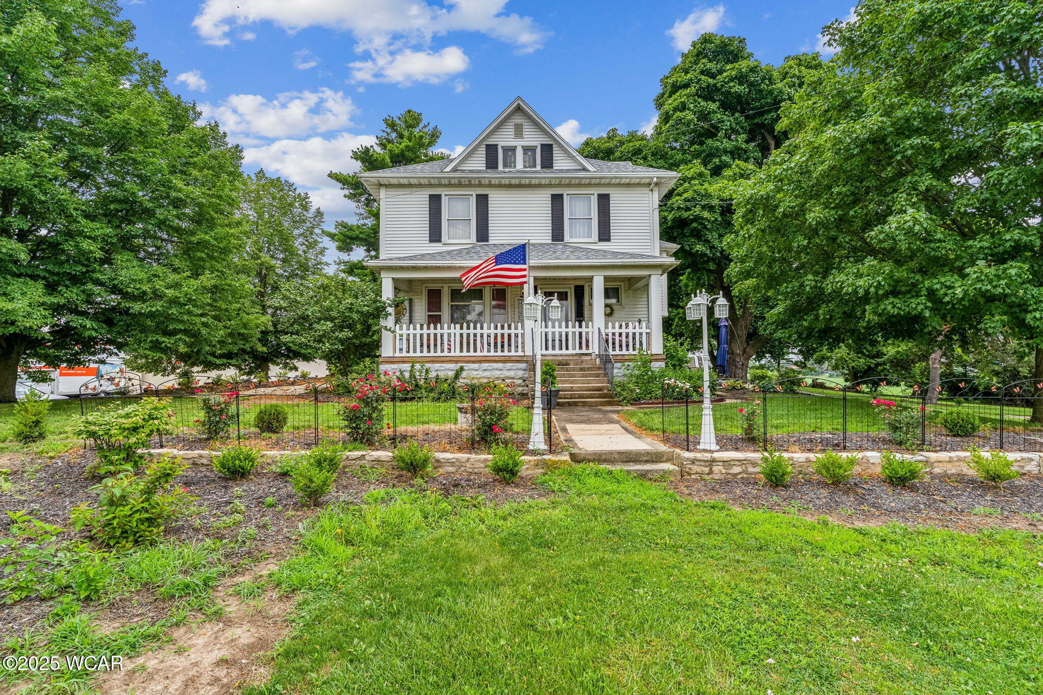Property Photo:  1105 E Columbus St. Street  OH 43326 
