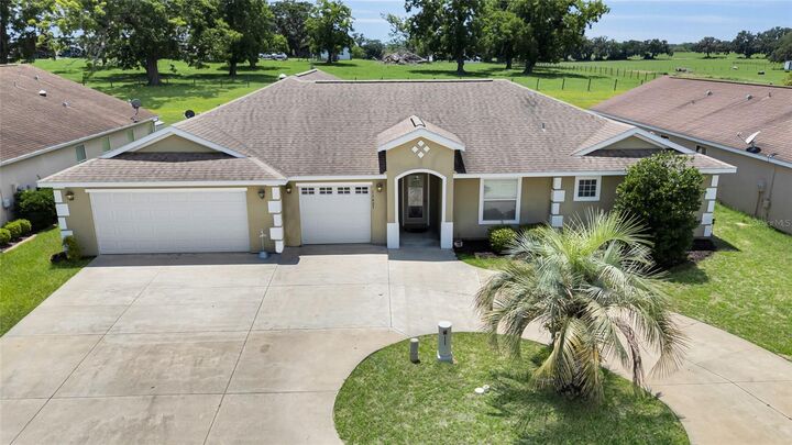 Property Photo: 12407 NE 48th Loop FL 34484