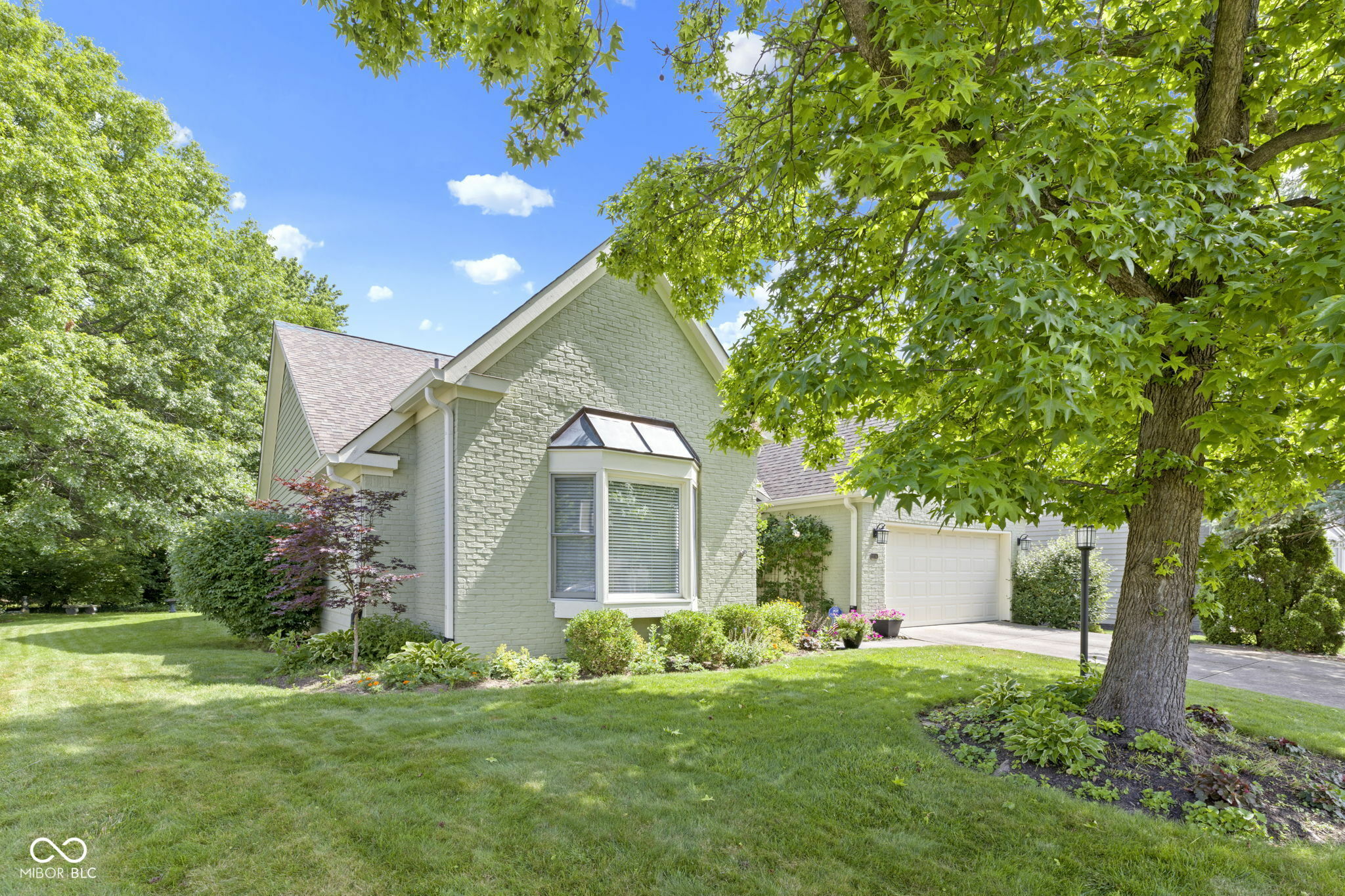 Property Photo:  1114 Clairborne Court  IN 46280 