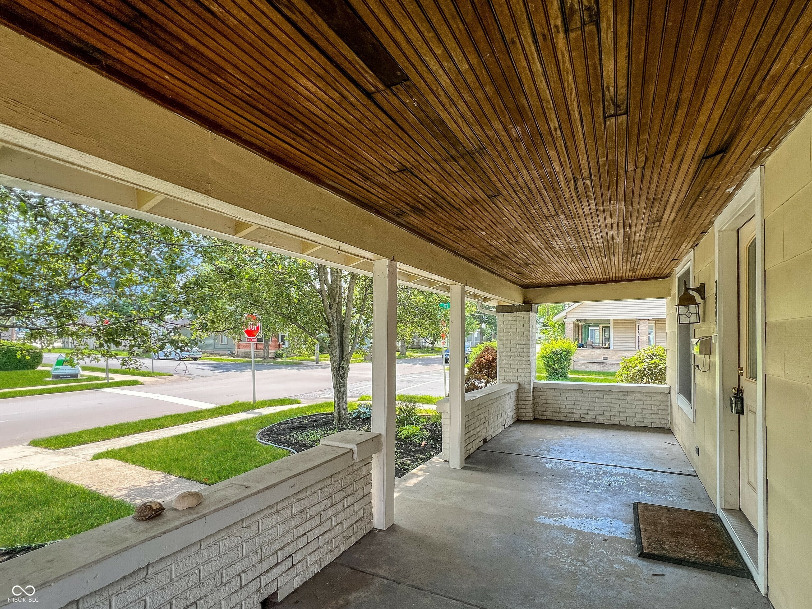 Property Photo: 1602 California Street IN 47201
