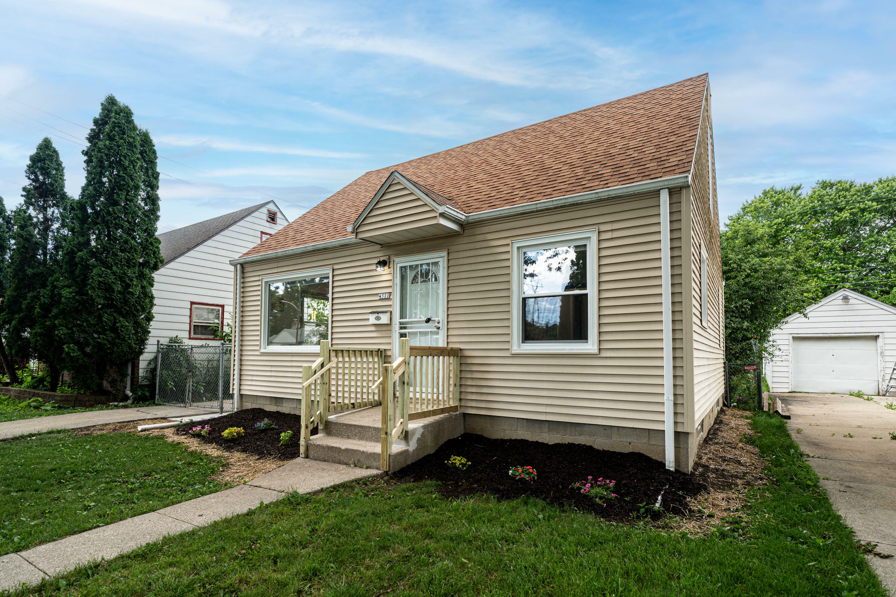 4511 N 44th St  Milwaukee WI 53218 photo