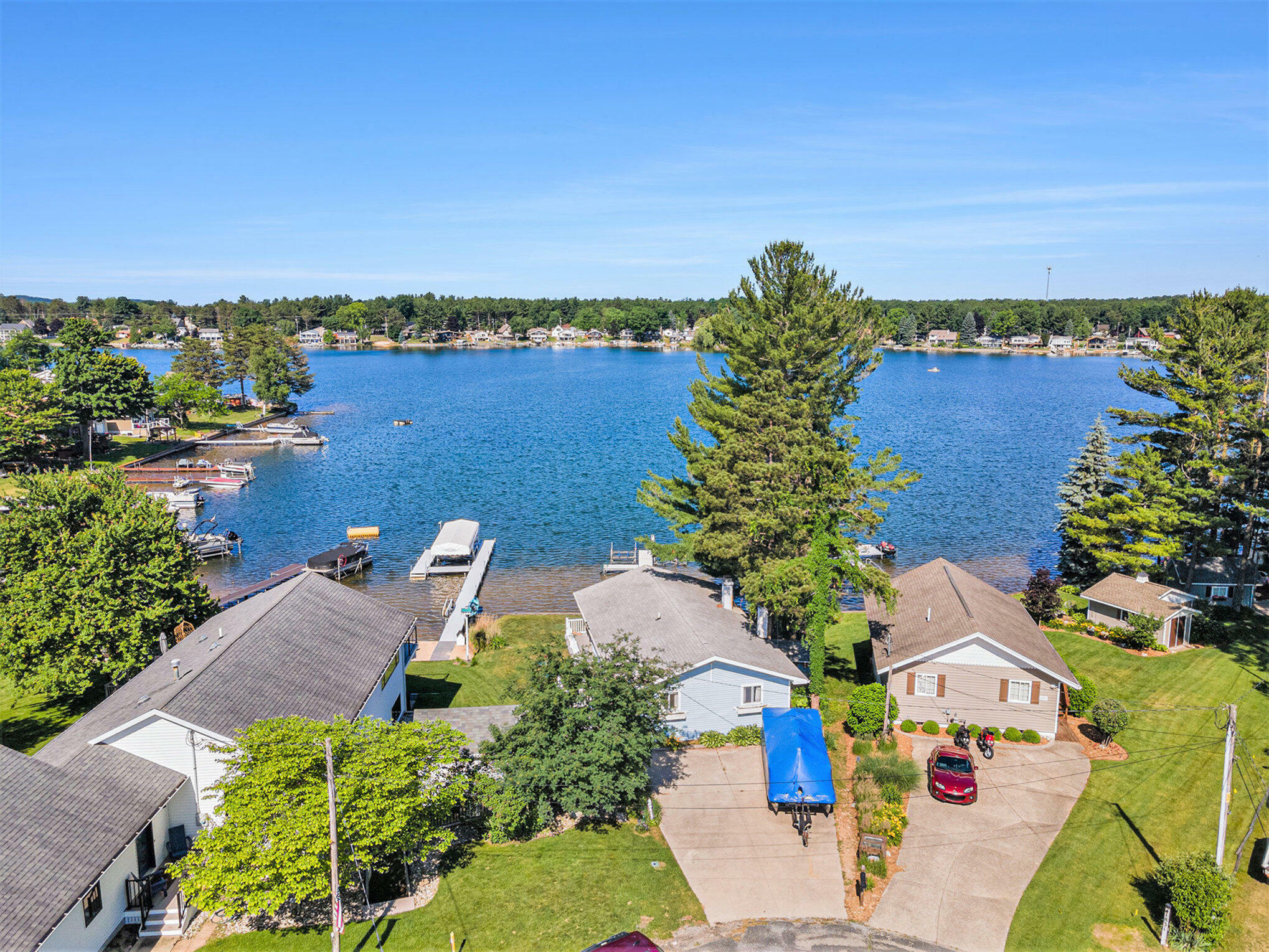 Property Photo: 1825 White Birch Drive MI 49436