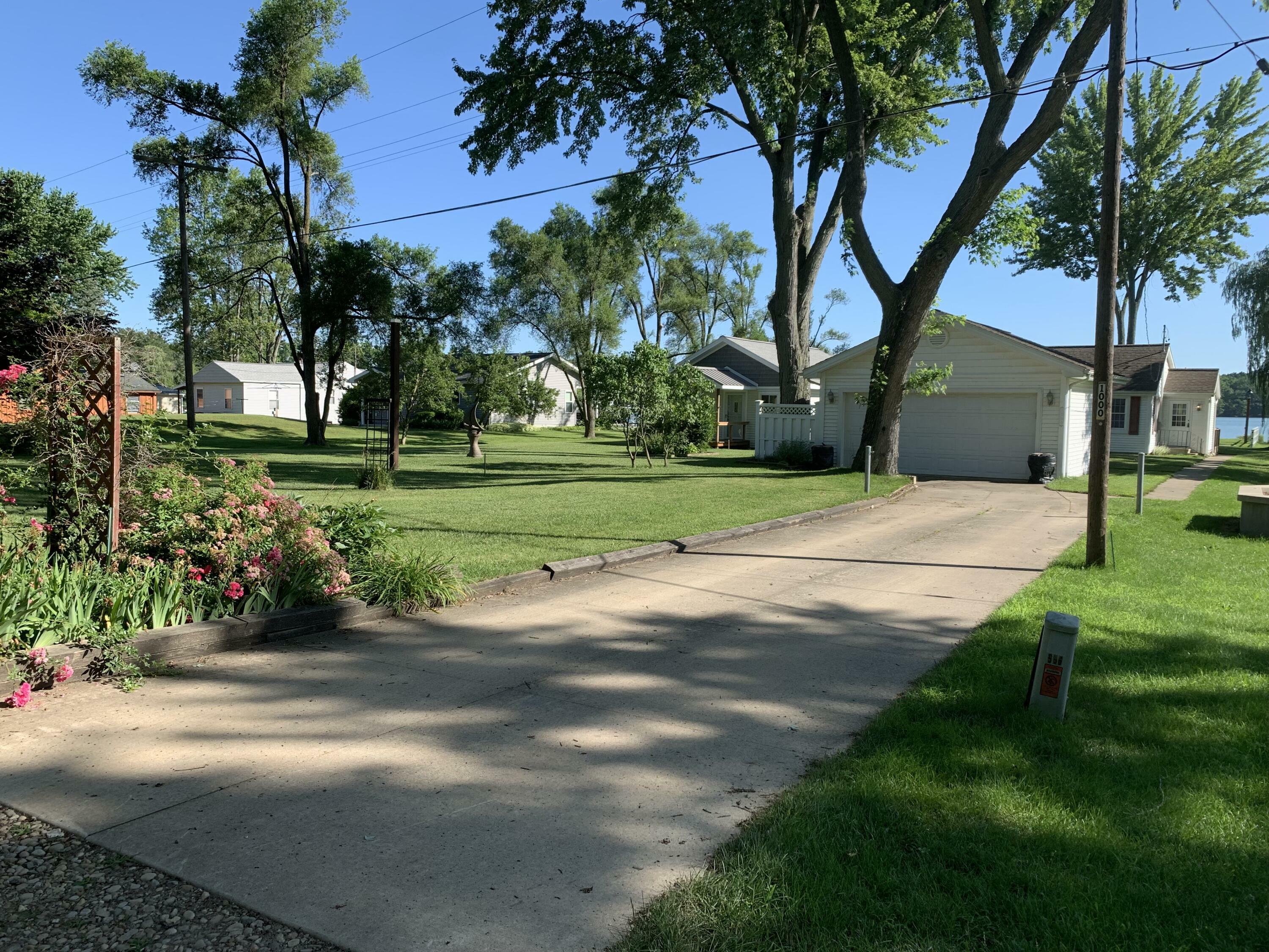 Property Photo: 1000 Lakeview Drive MI 49230