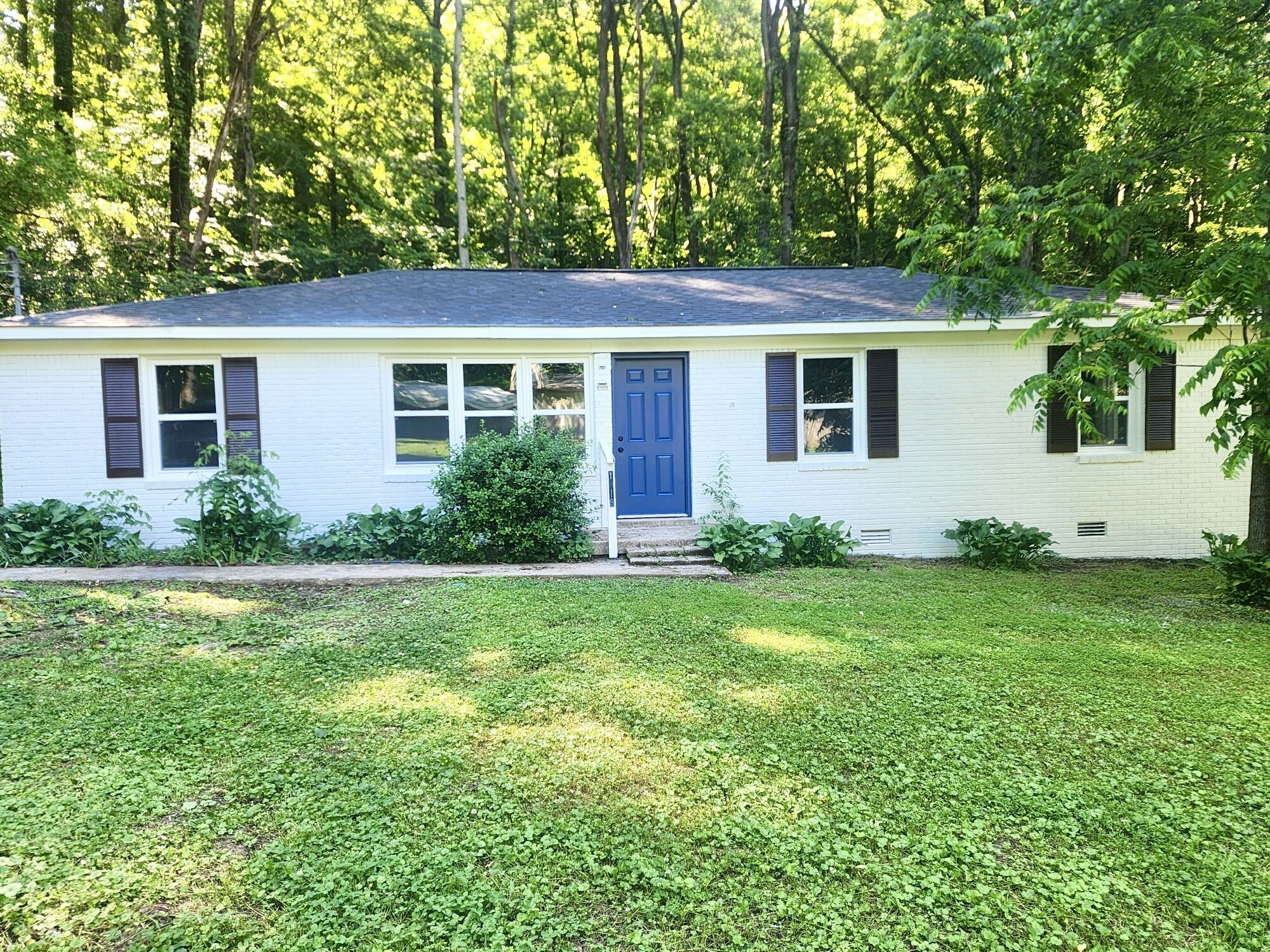 Property Photo: 1818 Crestview Dr TN 38478