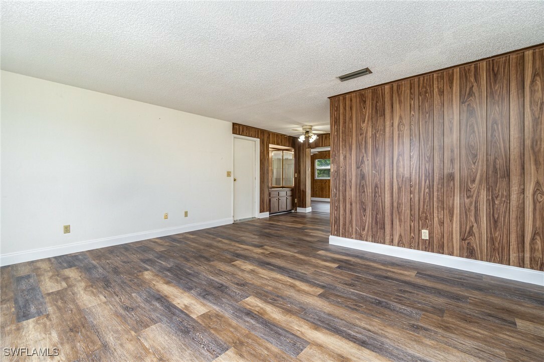 Property Photo: 1412 SE 11th Street FL 33990